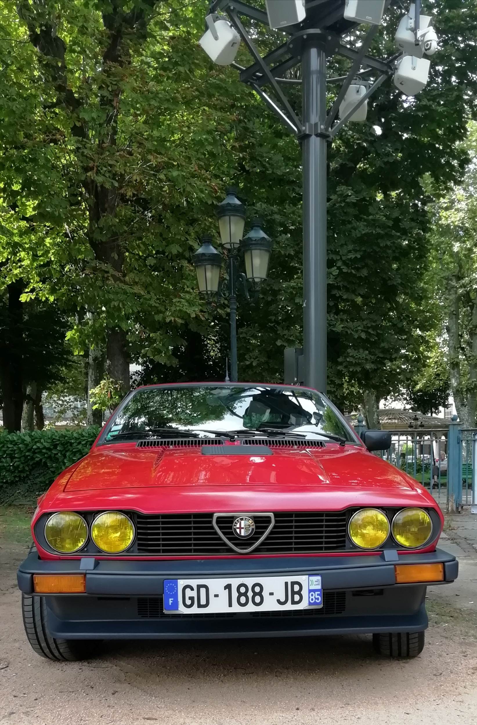 Alfa_Romeo_GTV_6.jpeg